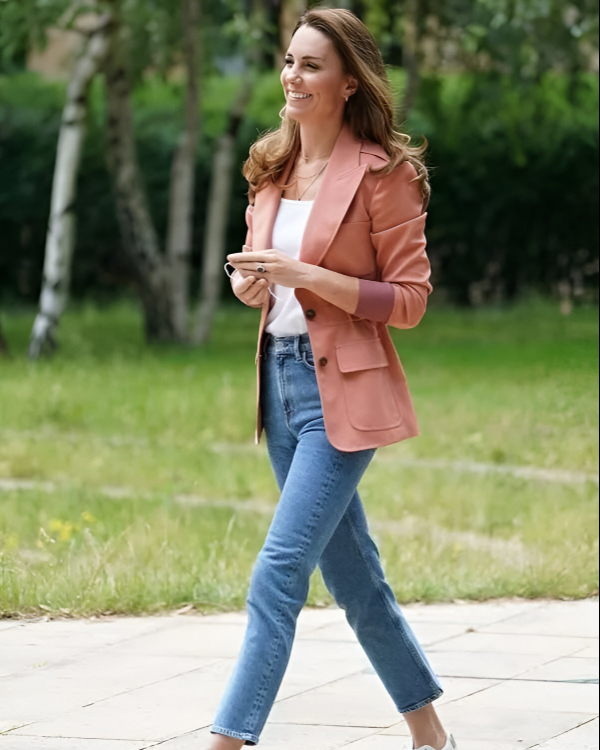 Kate Middleton Duchess of Cambridge Pink Blazer - Image 4