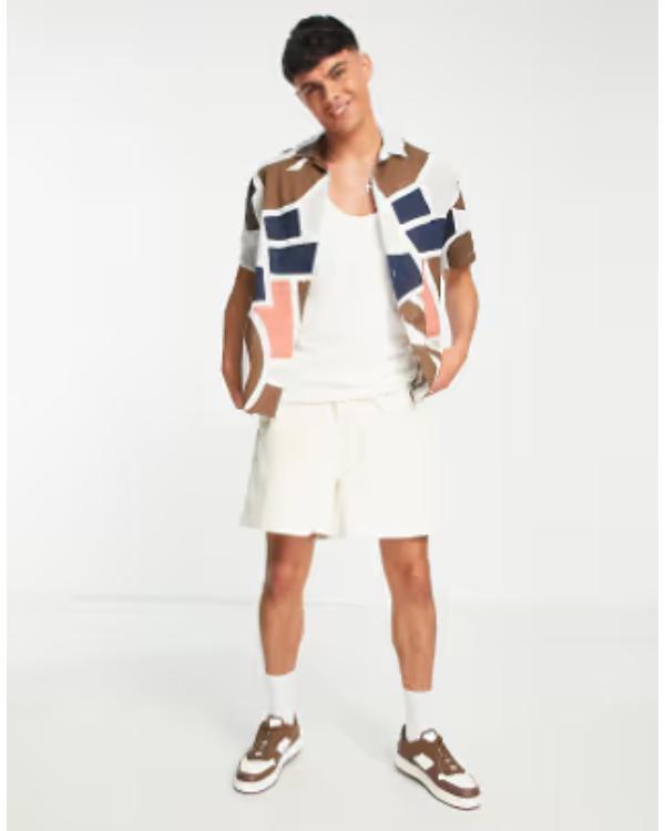 The Chicken Sisters S01 Abstract Print Shirt - Image 4