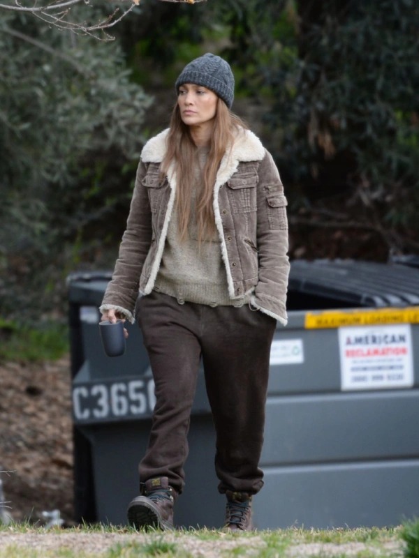 Jennifer Lopez Brown Shearling Jacket - Image 2